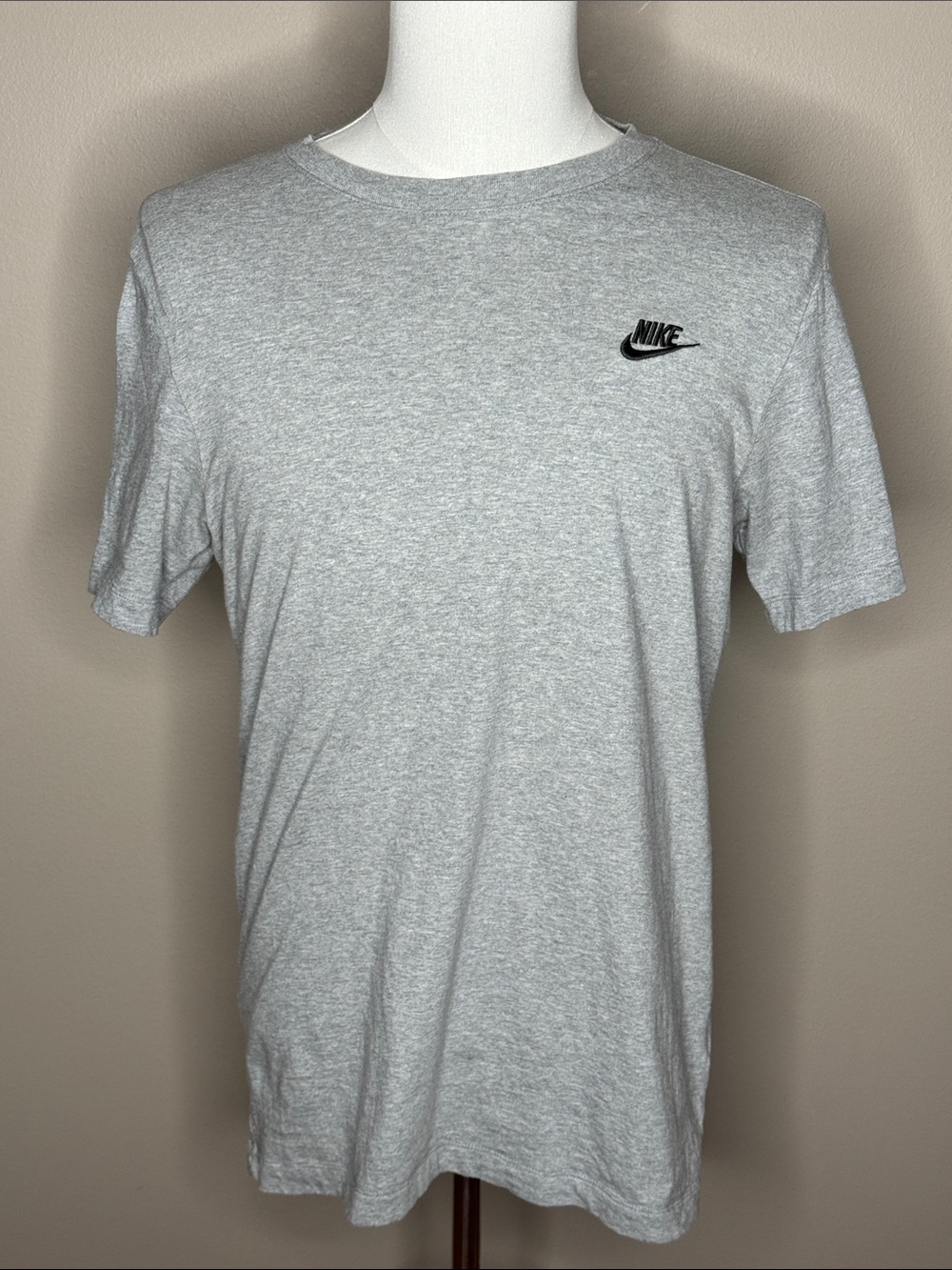 Nike The Nike Tee mens gray short sleeve t-shirt size M 100% cotton.